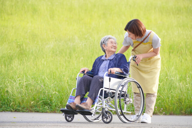 <!-- wp:paragraph -->
<p>八徒のドライバーは、単なる「運転手」ではありません。お一人おひとりの状況や想いに寄り添い、安心して外出できるようサポートいたします。初めての方も、どうぞお気軽にご相談ください。</p>
<!-- /wp:paragraph -->